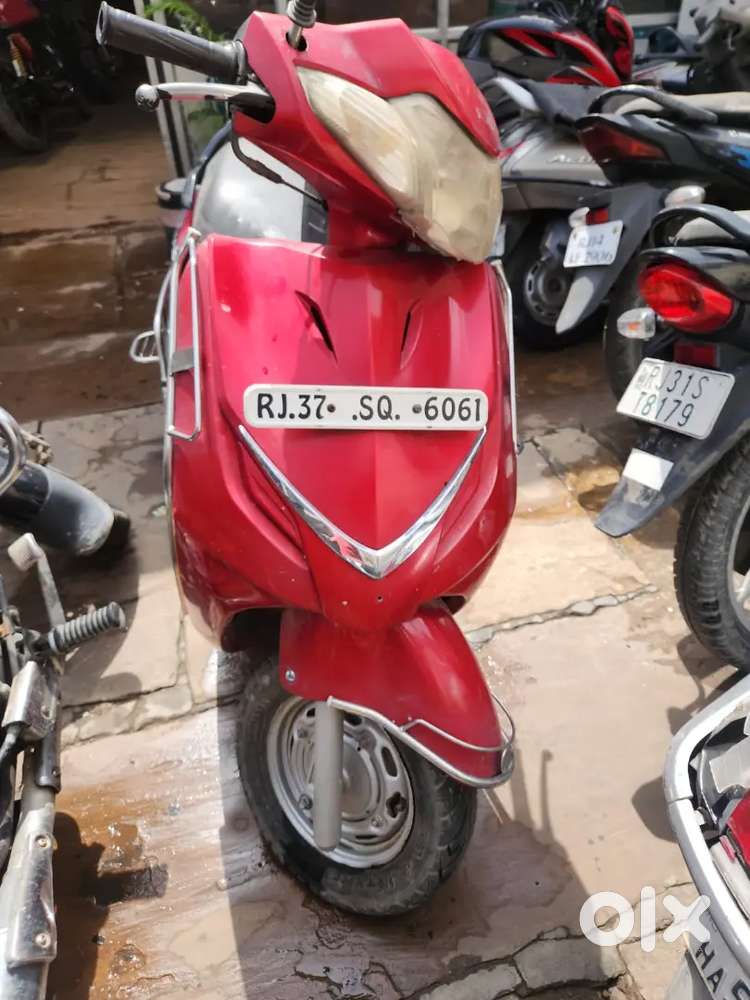 All two wheeler showroom condition available