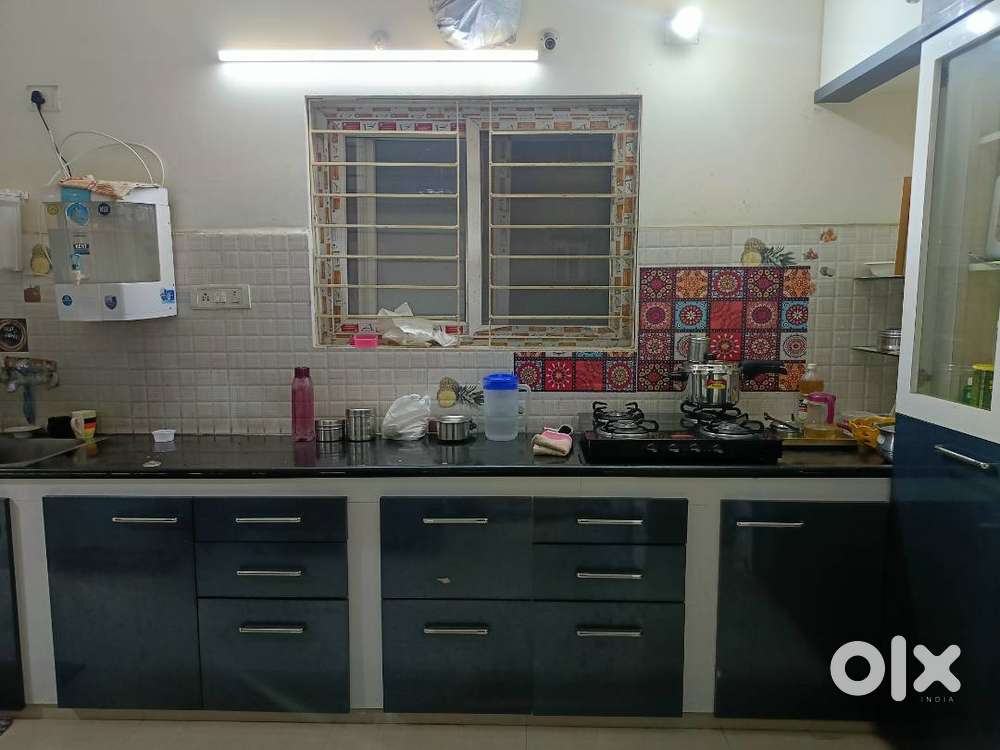 3BHK semi furnished flat for rent in Chandanagar