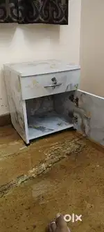 Mini wardrobe