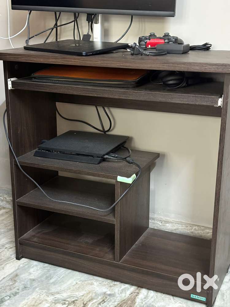 Ps4 with table