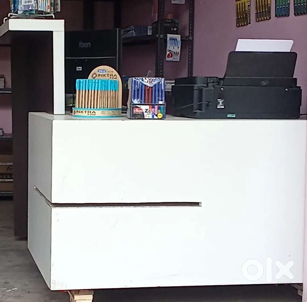 Showroom cash counter