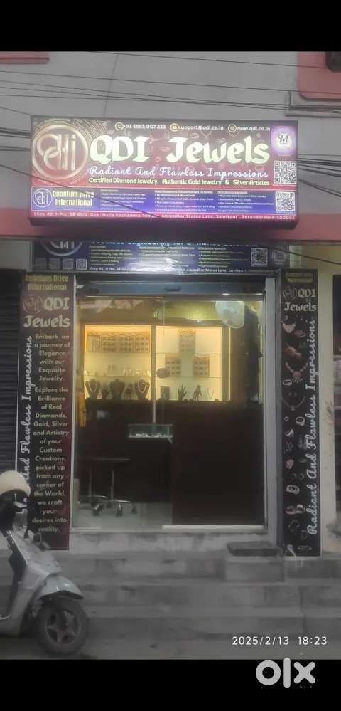 Ex-jewelry shop for rent.