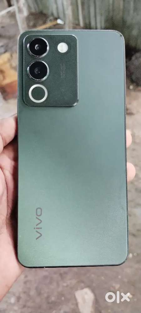 Vivo y200 8GB /128GB bill box charger sab hai