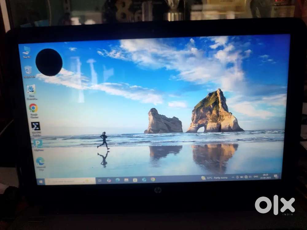 HP LAPTOP I3 5th Generation 4gb ram