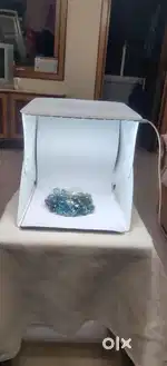 Foldable photo box