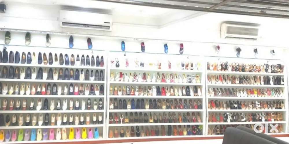 WANTED SALESMAN (MALES ONLY) FOR FOOTWEAR RETAIL STORE @ KOCHI