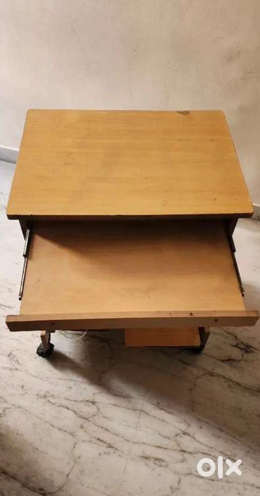 Computer table for sale