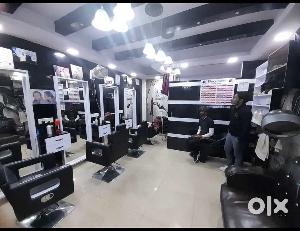 Running unisex salon for sale
