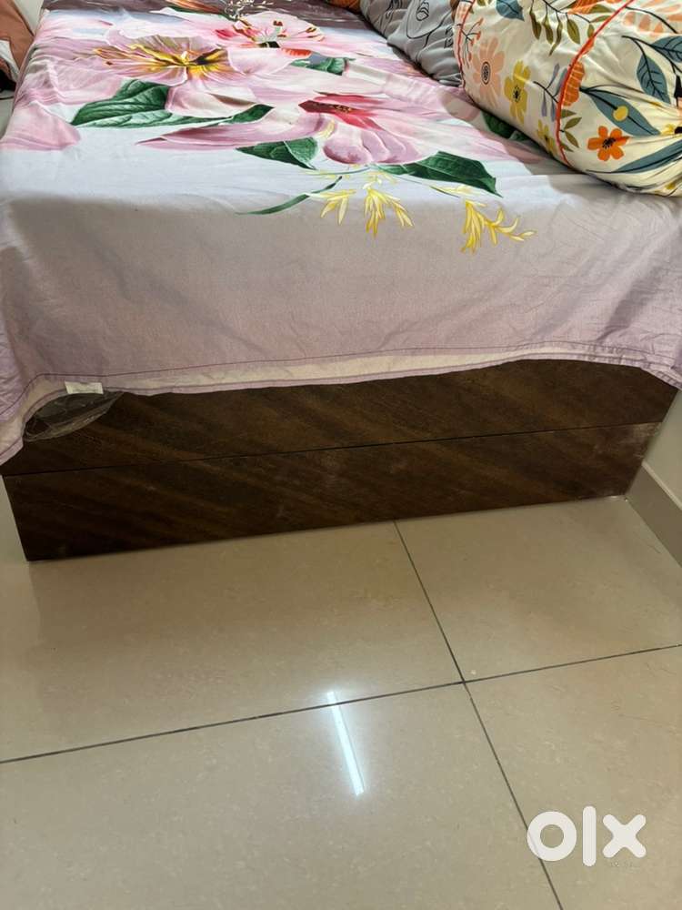Selling customised diwan cum double bed with mattress