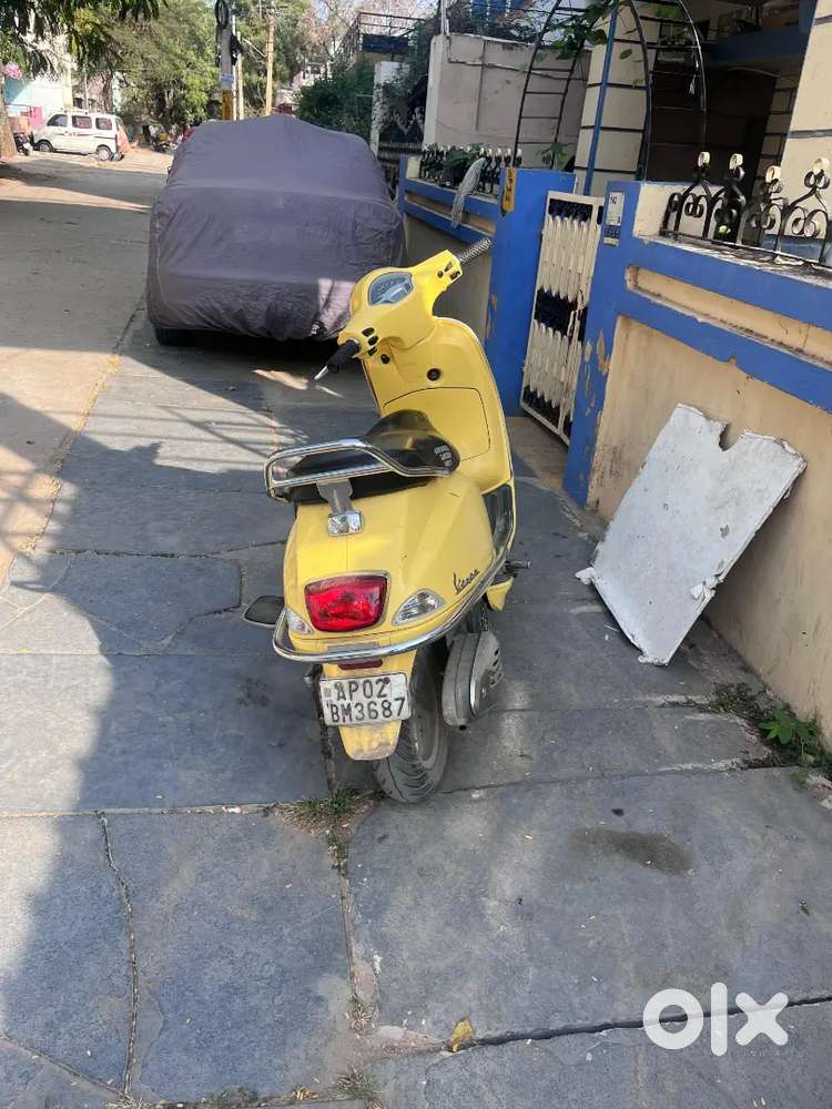 LML Vespa VXL 125