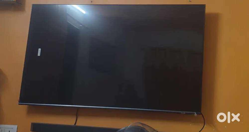 New Samsung  TV with samsung soundbar