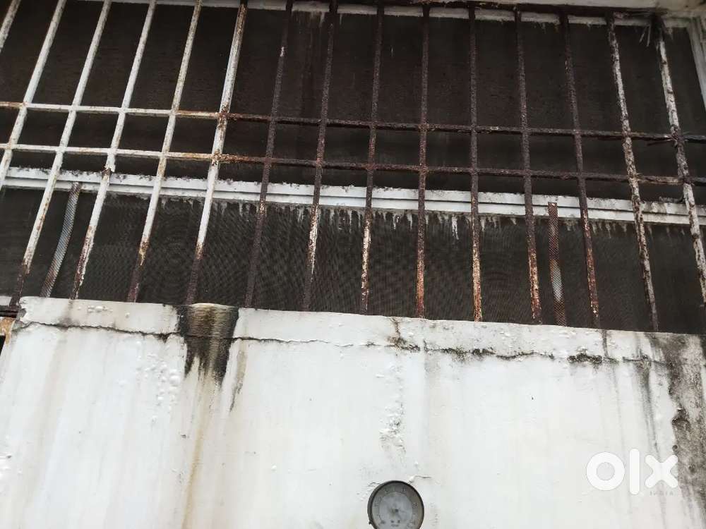 Electricians /Plumbers and AC Technicians