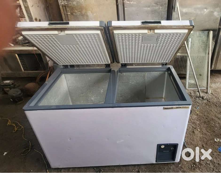 Top Freezer SS Undercounter Refrigerator,8*2.5,VERY LESS USED