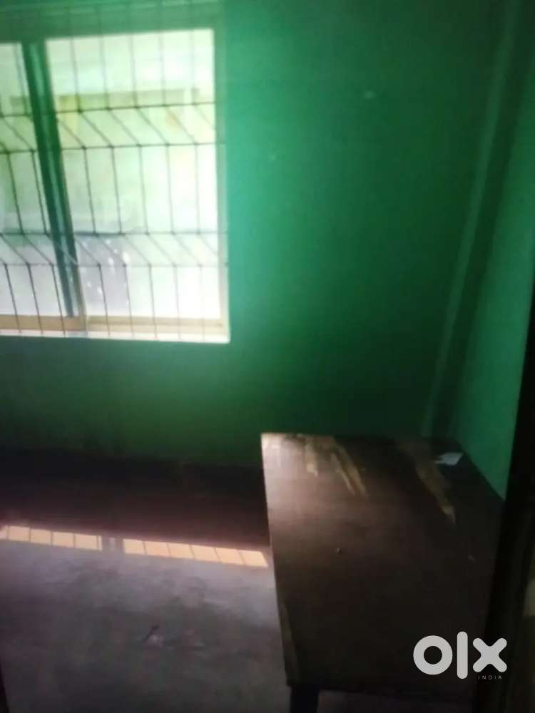 Urgent room met need (only girl)