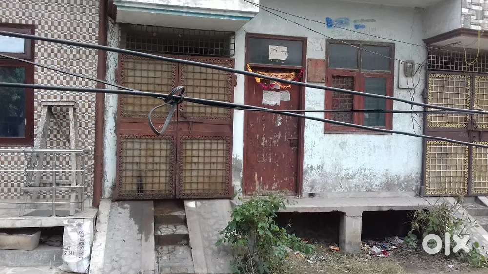 बिकाऊ दो डुप्लेक्स मकान 80गज माधवपुरम / 20गज 2रास्ता गगन रेडीमेड शोरूम