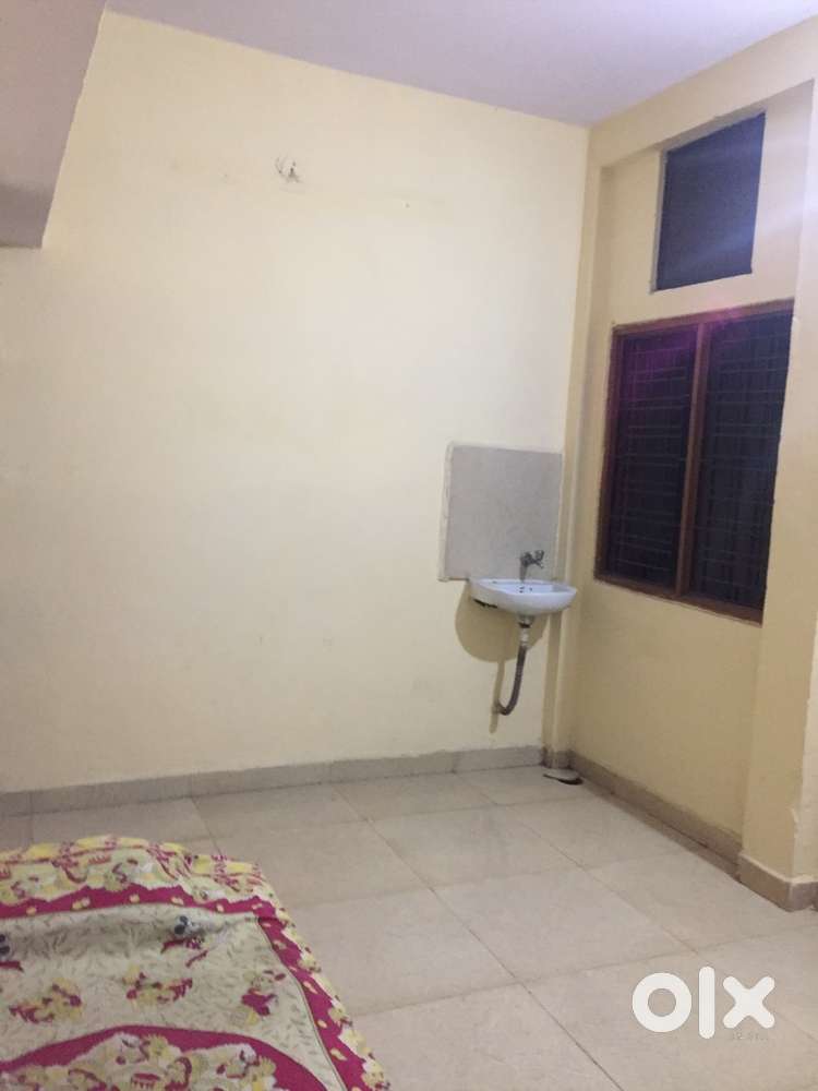 SINGLE ROOMS FOR BOYS