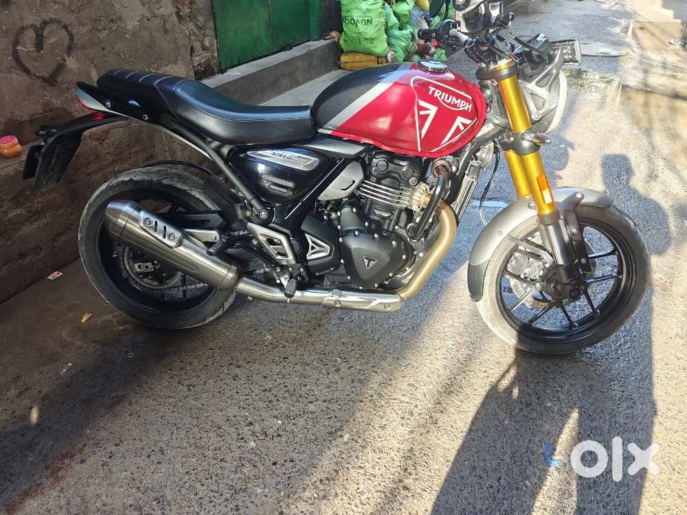 I want to sell triumph speed 400 in next to new condition