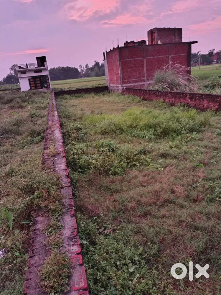 Boundary land with one room(boundary hai room ek room ke sath)