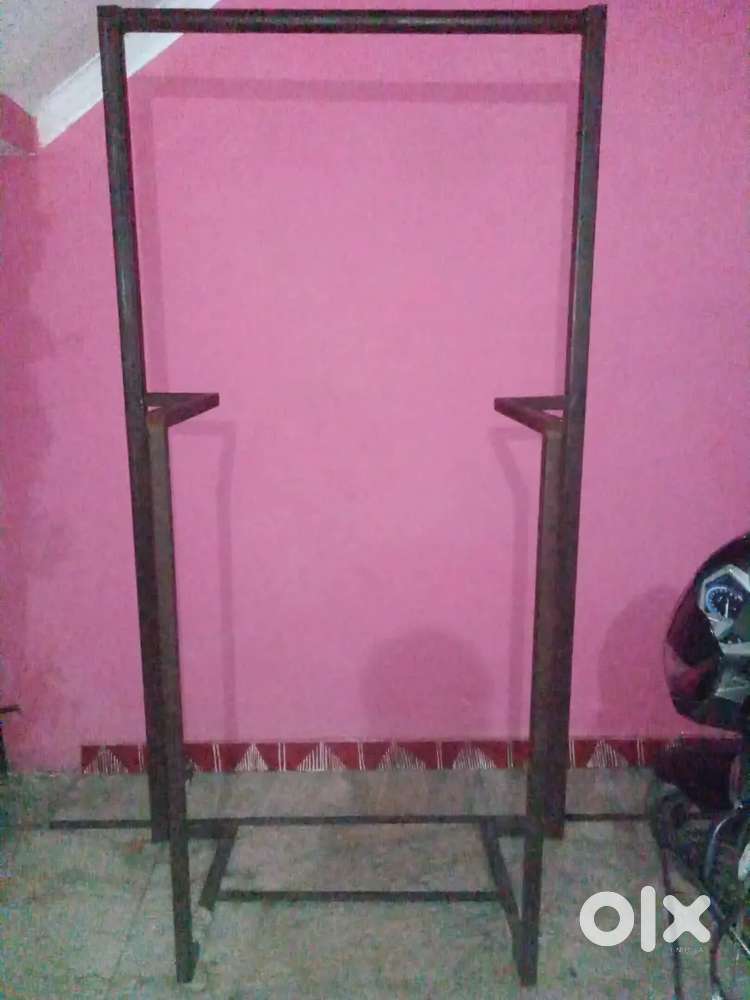 Dips aur pull up baar hai combined