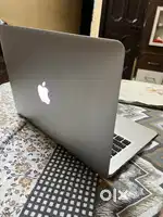 Macbook air 2017 8 gb ram i5