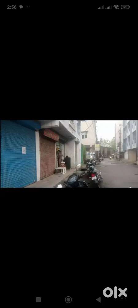 Ready to move shop available on road at market for sell