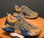 Beige canvas trekking shoes