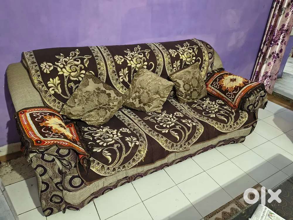 2+3 seater sofa with centre glass table
