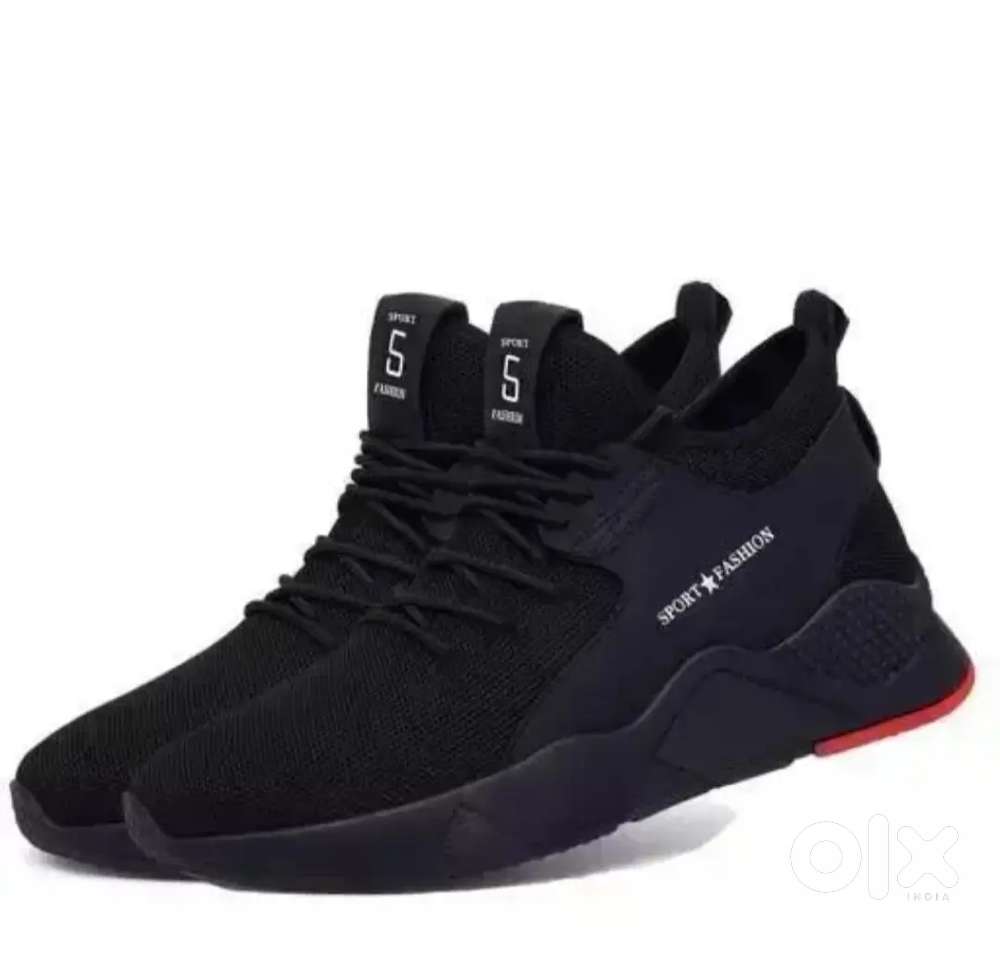 Black Solid Cricket Shoes For Men