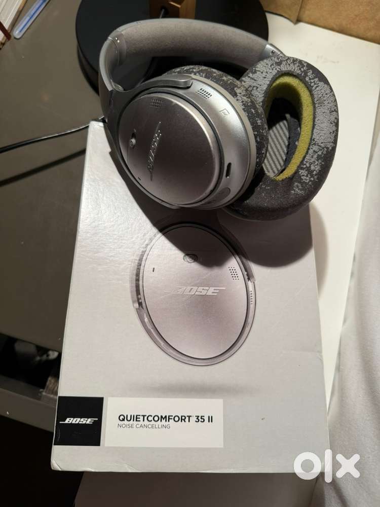 Bose Quiet Comfort 35 ll over ear headphones in complete working