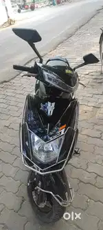 Hamen yah gadi sel karni hai jagah ki problem hai