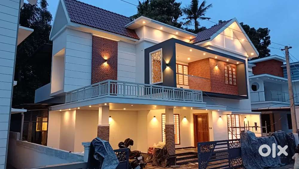 4BHK KAKKANAD NEAR INFOPARK PALLIKKARA NEW HOUSE