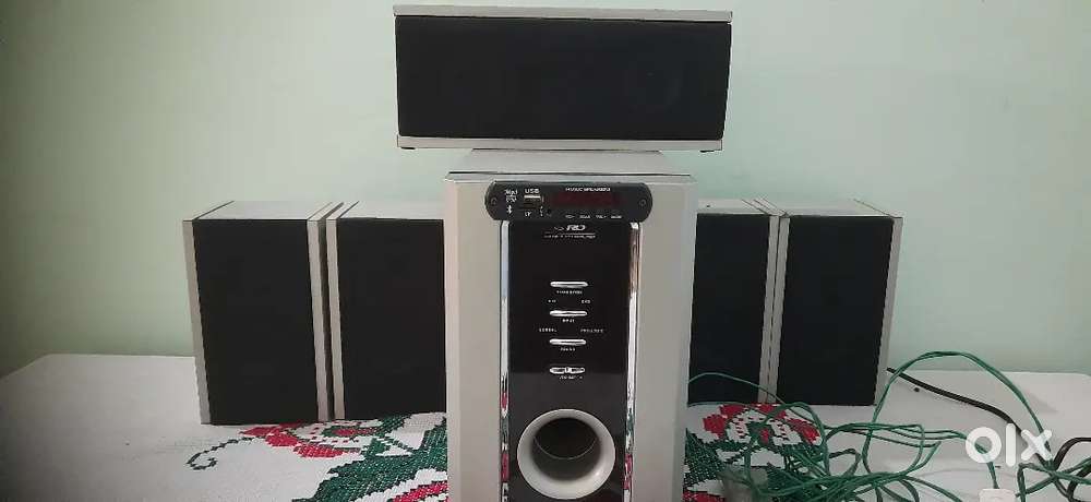 F&D 5.1 chenal home theater