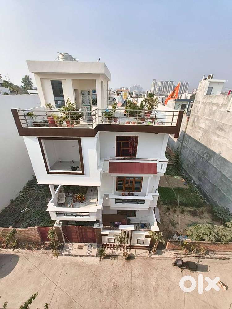 1RK near HCL for GIRLS