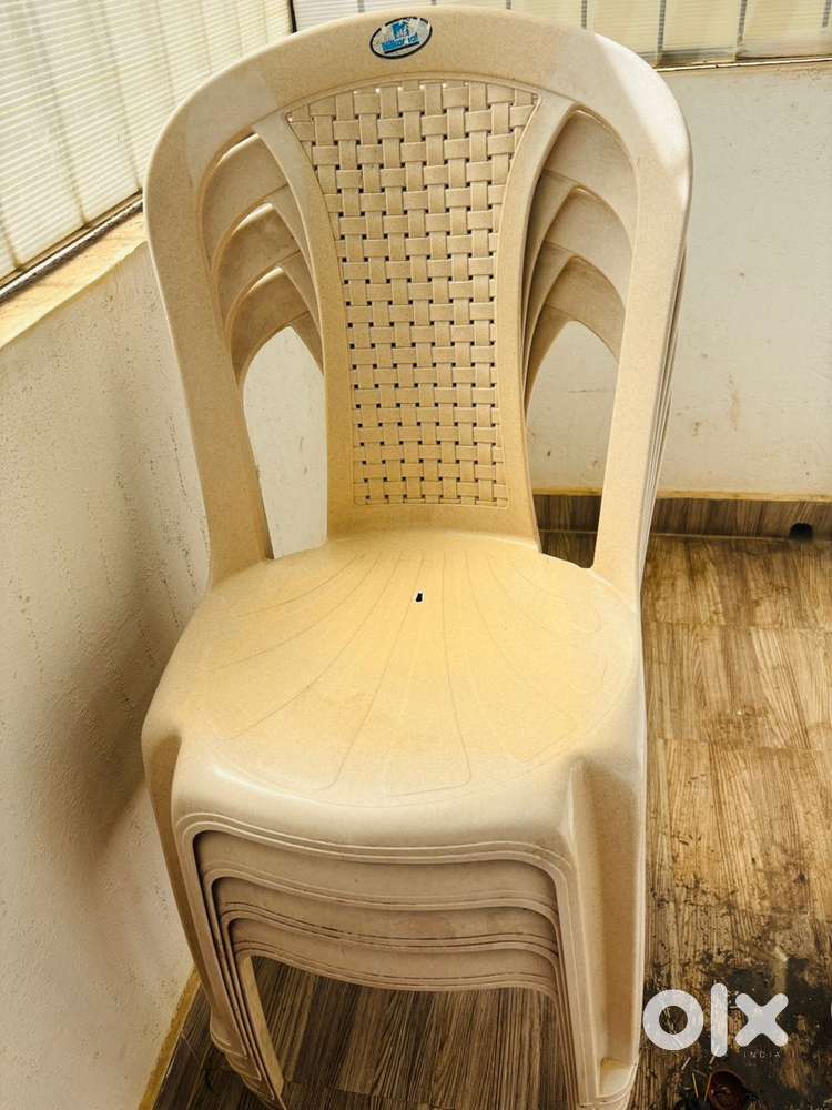 Neelkamal dining set