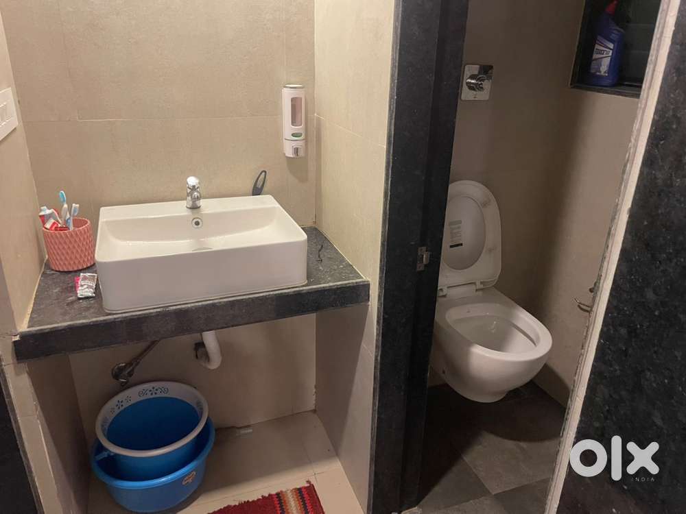 Room Available at Juhu for Male Working Professional
