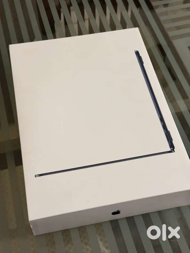 APPLE MACBOOK AIR M2 CHIP MIDNIGHT LESS USED