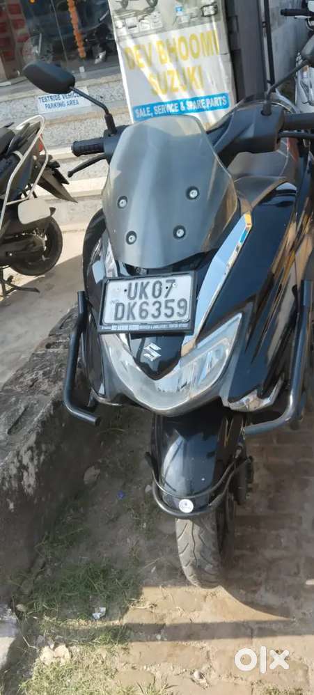 Burgman 125 street