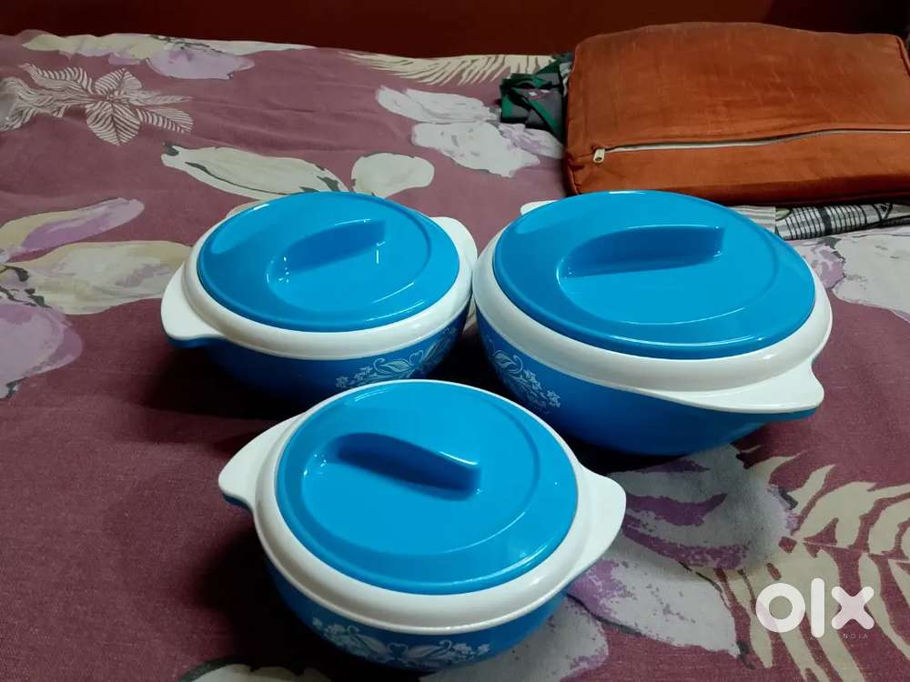 एक कैसरोल का सैट बेचना है