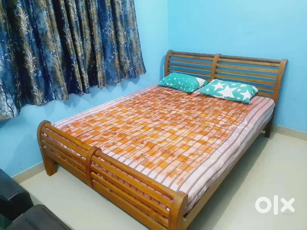 PG and single room for girls near kazhakutam