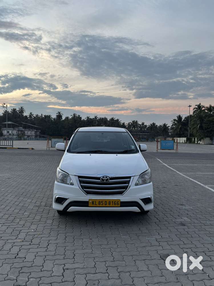 Toyota Innova 2.5 GX (Diesel) 8 Seater BS IV, 2014, Diesel