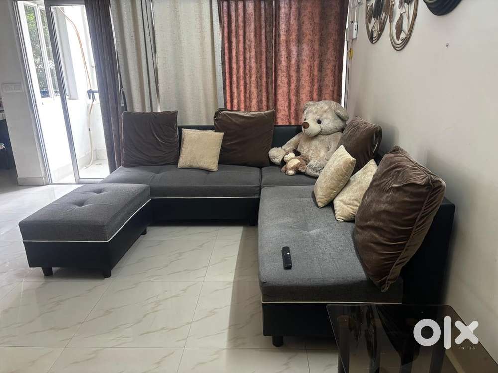 L Shaped Sofa Set in Good Condition