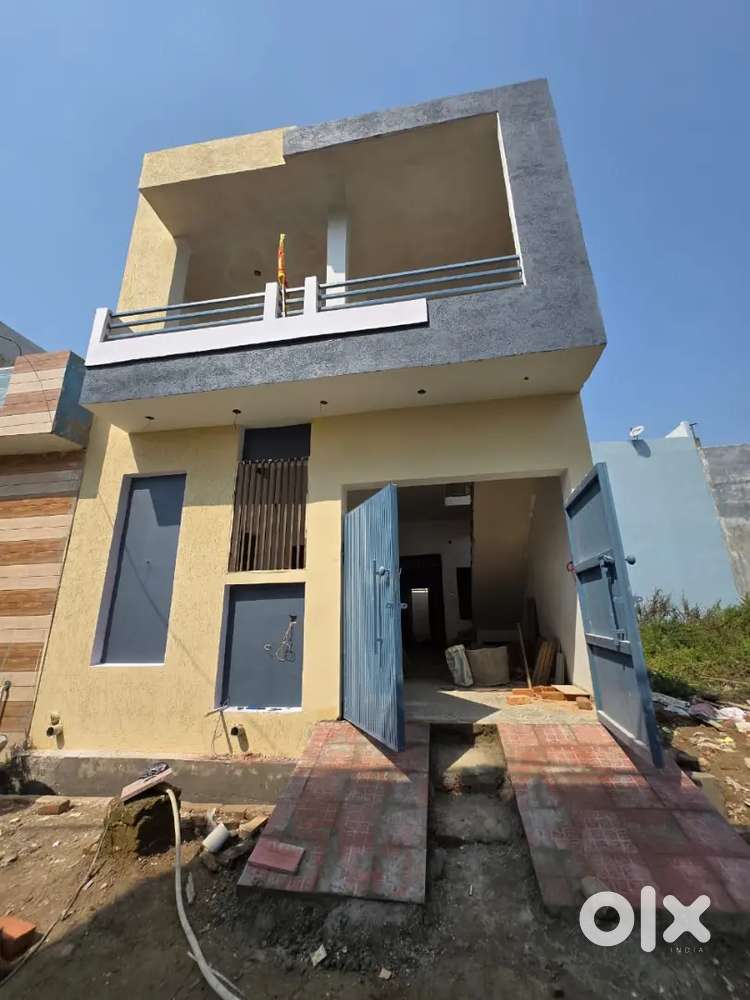 110gaj ready to move Villa on sale in Modern Nursery Gated community