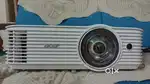 Acer short throw projector