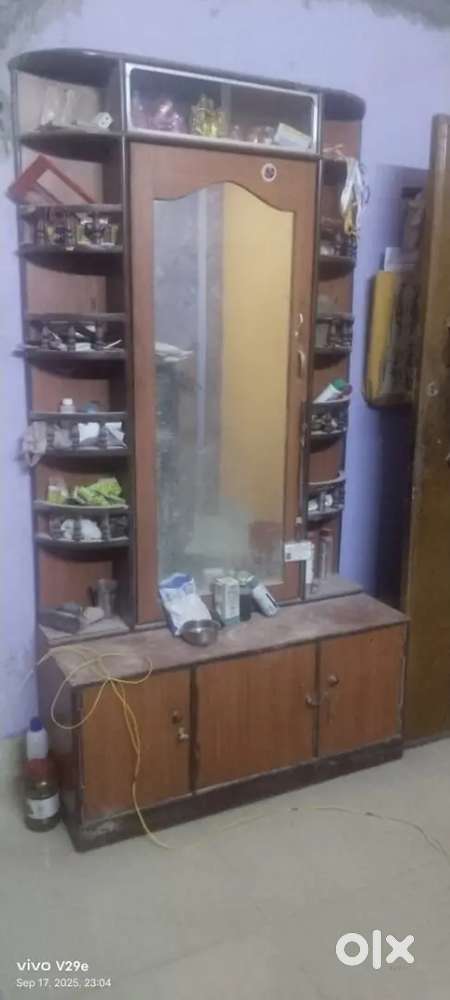 SHOWCASE CUPBOARD