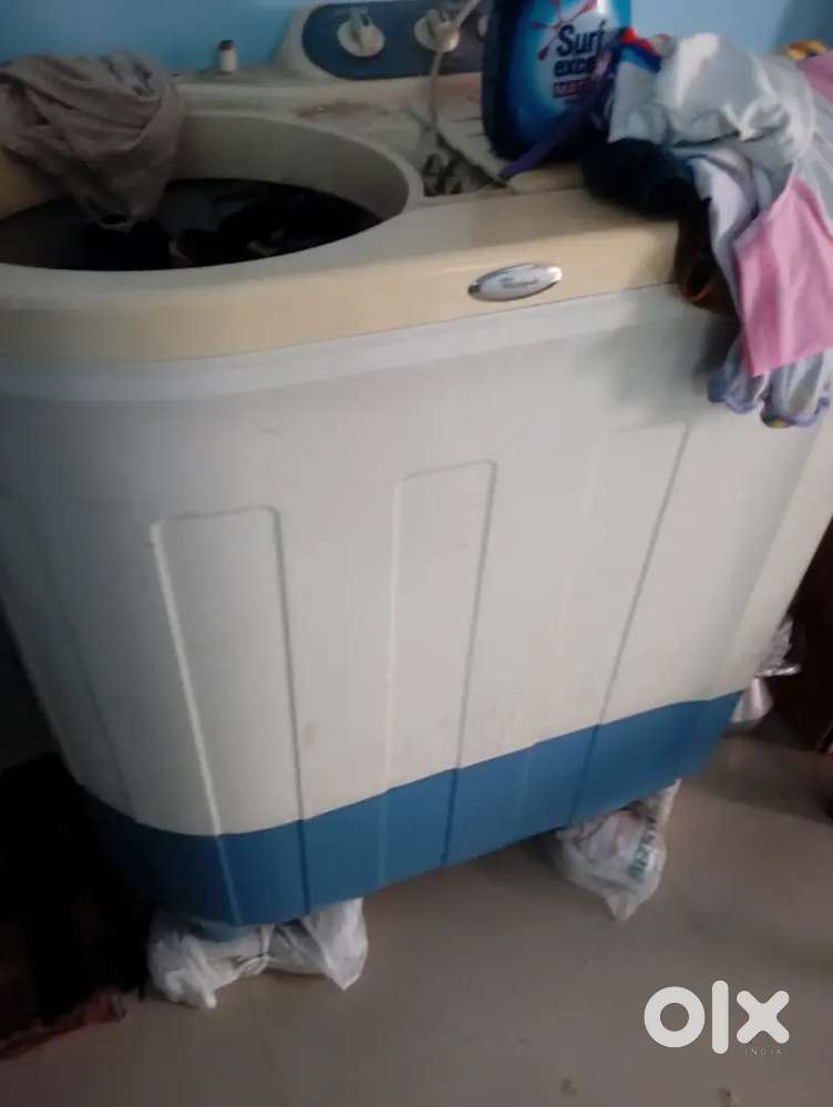 Semi automatic washing machine