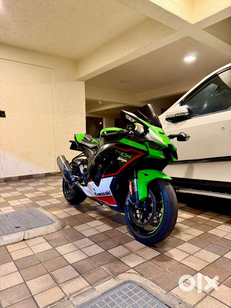 Kawasaki Zx10R in brand new condition fixed price