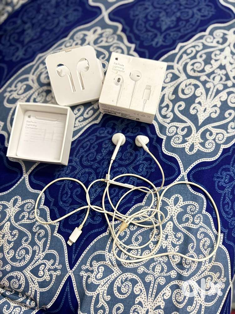 EarPods lightning connector