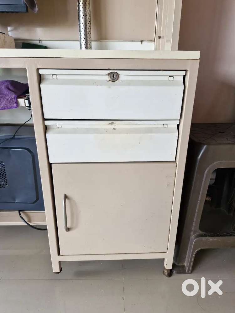 I Want To Sell My Powder Coating Computer Table With Cash Counter