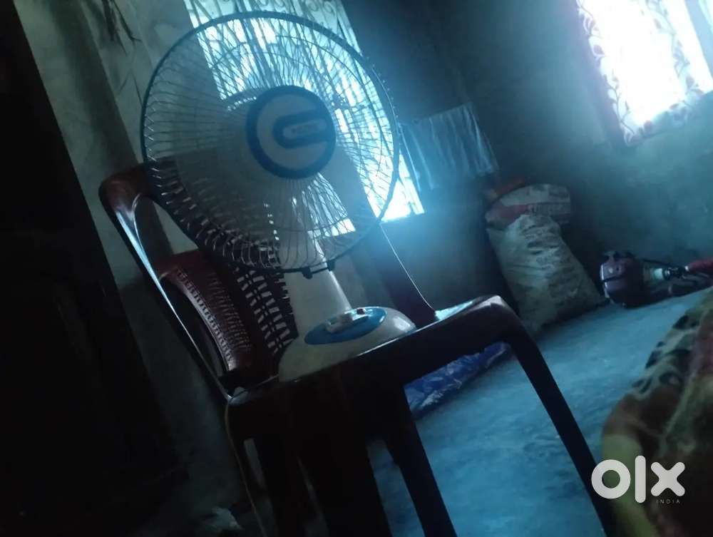 Table fan for urgent sale
