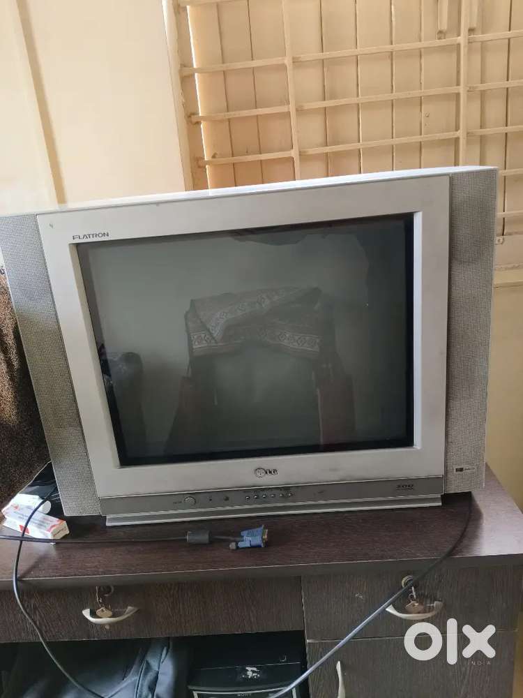 LG Plasma Colur Tv with Corner Table